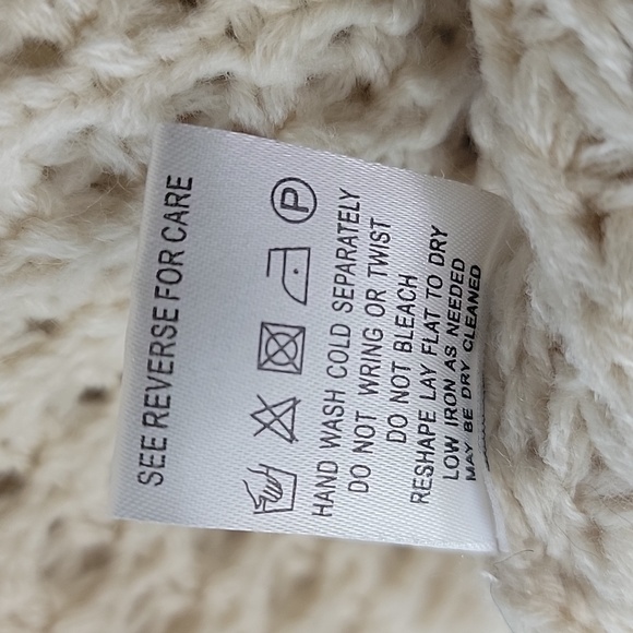 MIRACLE Cream Cowl Neck Faux Button Open Knit Boho Preppy Tulip Hem Sweater M/L - Picture 8 of 8